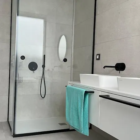 Luxurious With Ocean Views