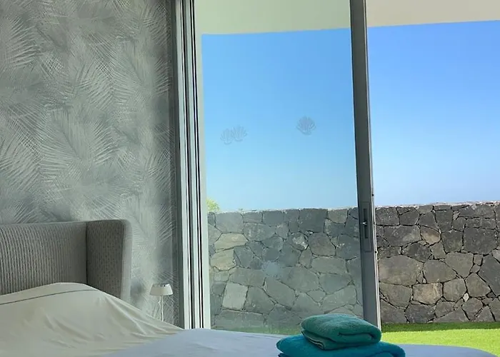 Luxurious With Ocean Views