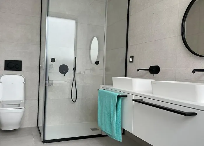 Luxurious With Ocean Views