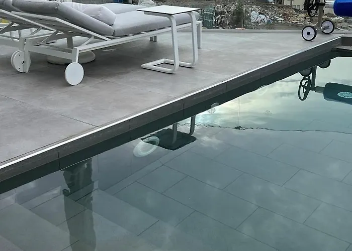 Luxurious With Ocean Views *