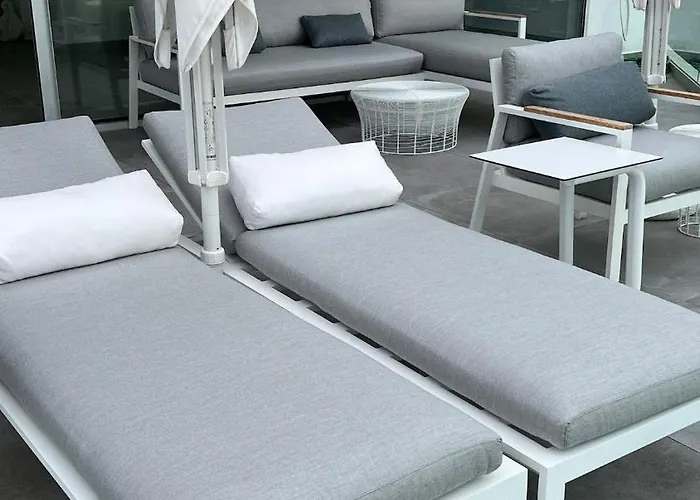 Luxurious With Ocean Views